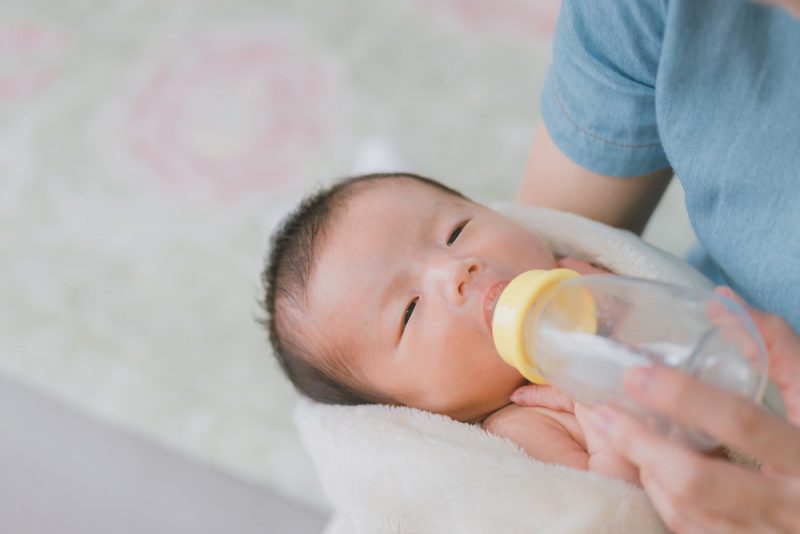 月齢別赤ちゃんの授乳時間と量