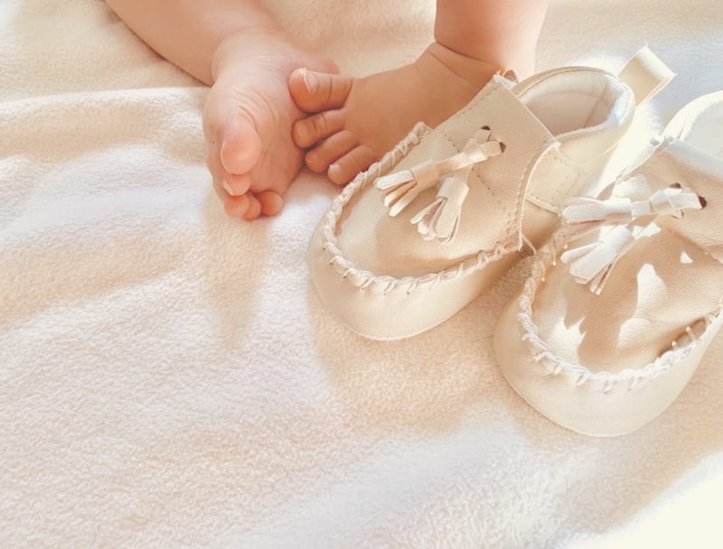 赤ちゃんの初めての靴のサイズは