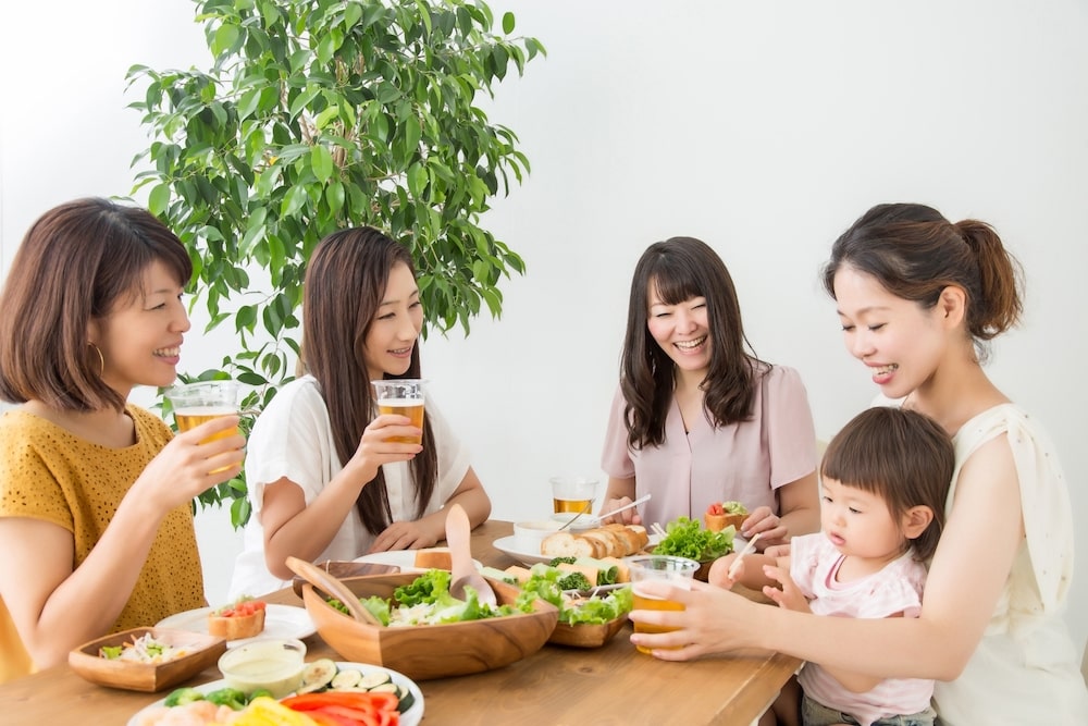 授乳とアルコールの深い関係 赤ちゃん成長ナビ(小児科専門医師 監修) 授乳とアルコールの深い関係 赤ちゃん成長ナビ(小児科専門医師 監修)