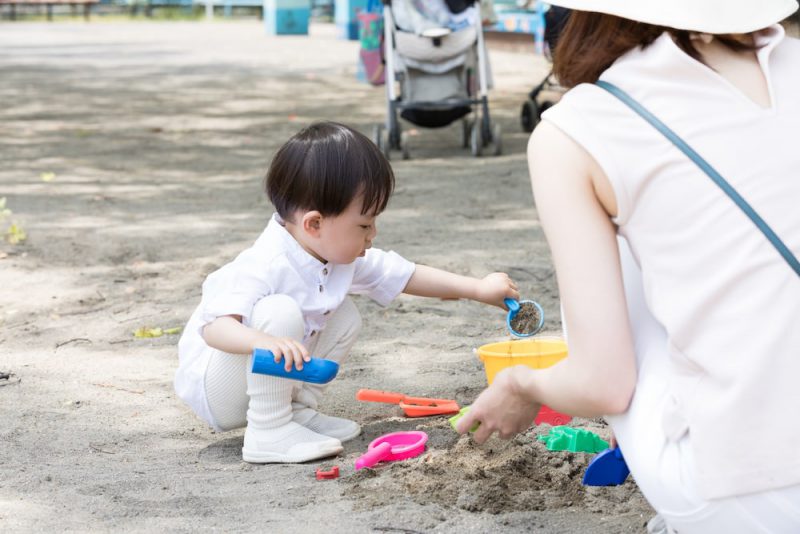 外で砂場遊びをするときの注意点