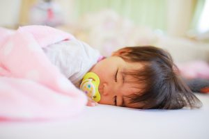 赤ちゃんに必要な睡眠時間