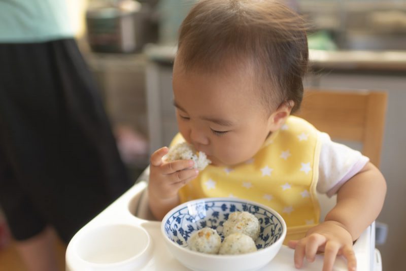 離乳食におにぎりは手軽で便利！