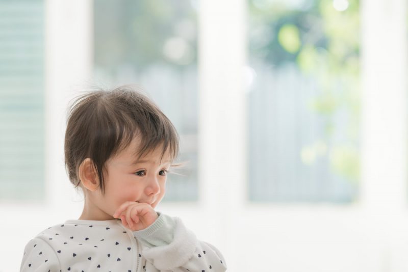 赤ちゃんが指しゃぶりをやめない時の対処法