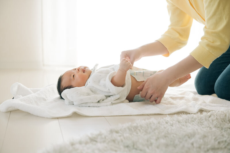 赤ちゃんの血便の原因と対処法 | 赤ちゃん成長ナビ（小児科専門医師 監修）
